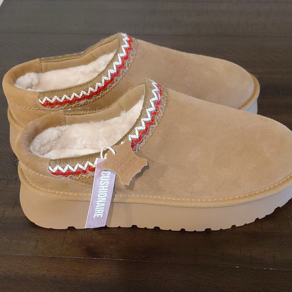Cushionaire Women's Tan Genuine Suede Clogs 8.5M Faux Fur Lined Comfort Flat - Picture 2 of 6